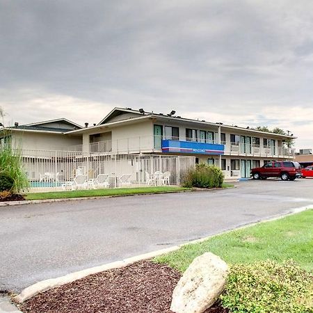 Motel 6 Manhattan Kansas Екстер'єр фото