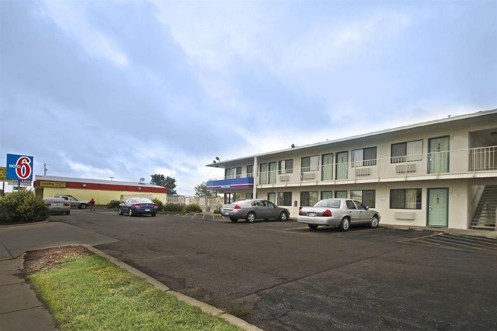 Motel 6 Manhattan Kansas Екстер'єр фото