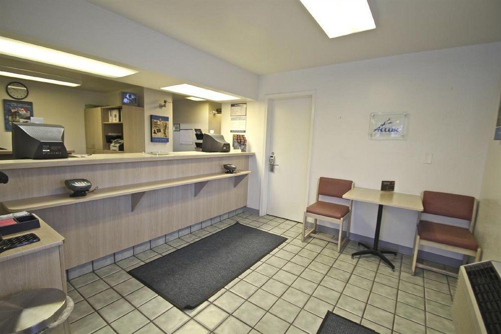 Motel 6 Manhattan Kansas Екстер'єр фото