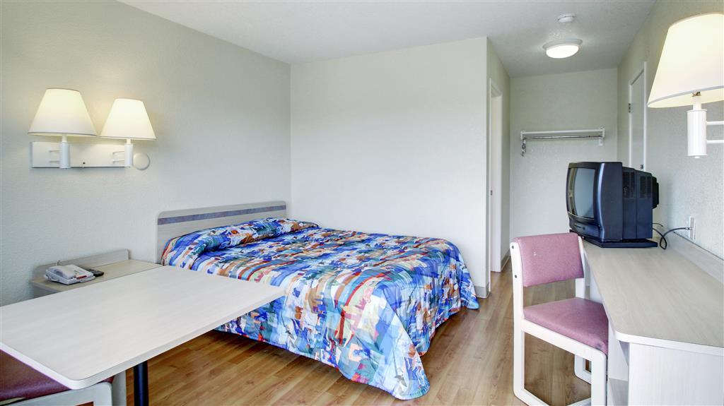 Motel 6 Manhattan Kansas Номер фото
